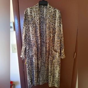 NWOT lovely kimono/ long line cardigan Snake print Non Branded size medium